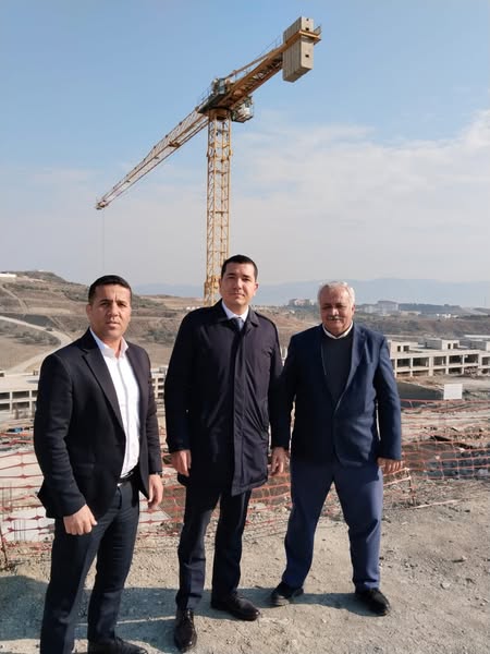 Hatay Ayakkabı İmalatçıları Esnaf ve Sanatkarlar Odası orndoSpsetlu A 01   mgig k mim l 31i   r la140 2 c02 0 c2 ı 2 0 3 t a 65 , t 5 : alai4f   ·  Türkiye Ayakkabı sanayicileri derneği yönetim kurulu başkanı Berke İÇTEN,  Oda Başkanımız Doğan AYDIN, Koop