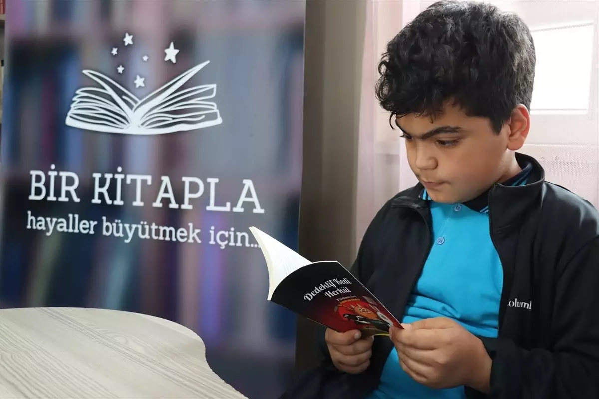 AFAD'dan Deprem Bölgesine Kitap Bağışı