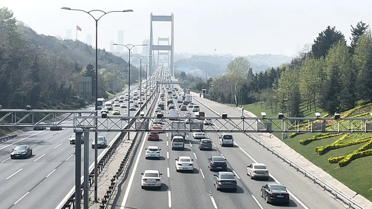 Bayram dönüşü trafik durma noktasına geldi! Çile, Pazar günü daha da artacak…