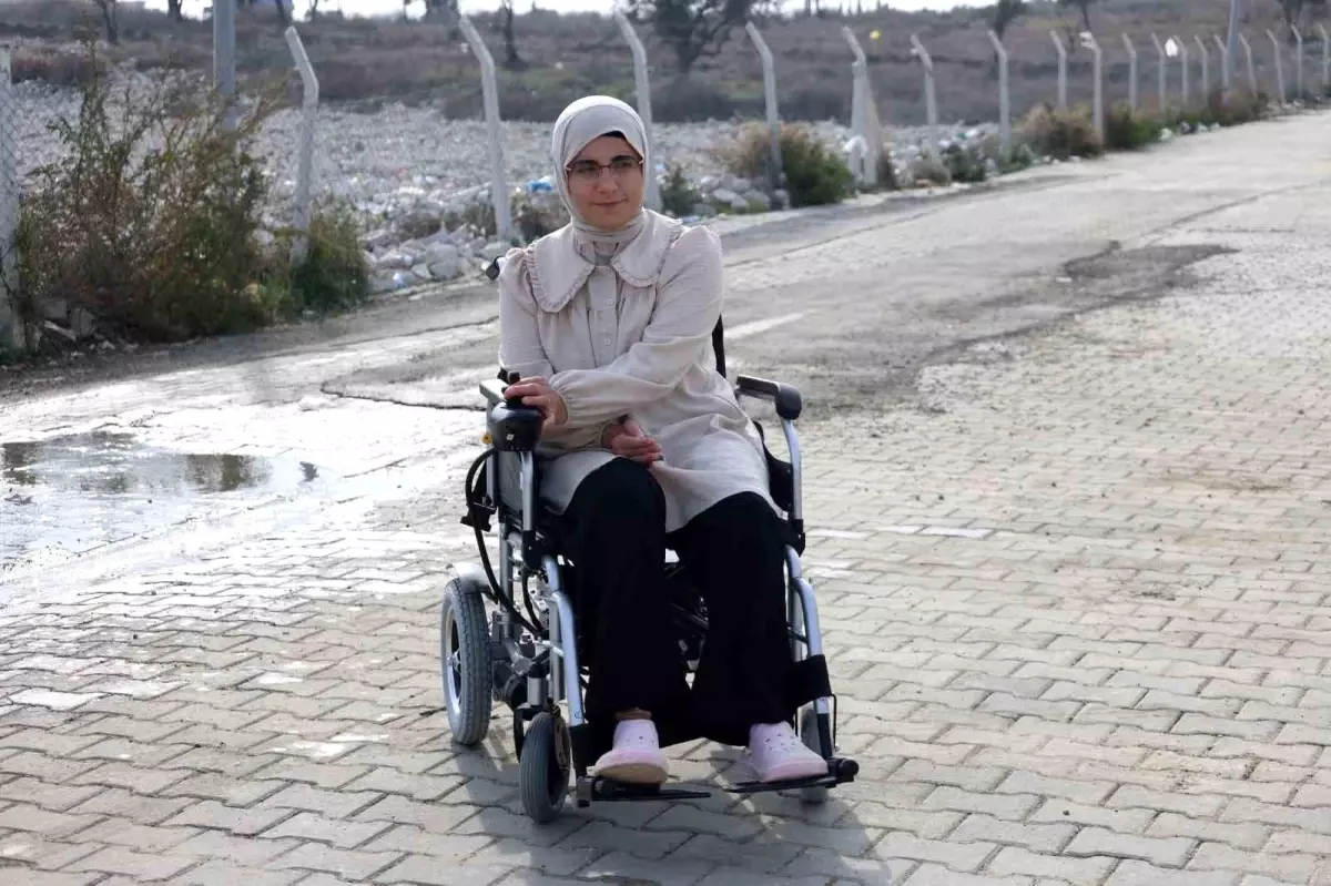 Hatay'da Depremzede Türkan Alaş'a Akülü Tekerlekli Sandalye