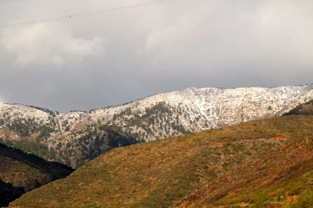 Hatay'da Kar Yağışı Amanos Dağlarını Beyaza Bürüdü