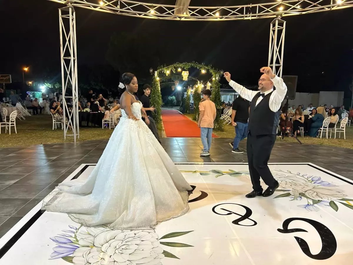 Hatay'da Kıtalar Arası Düğün