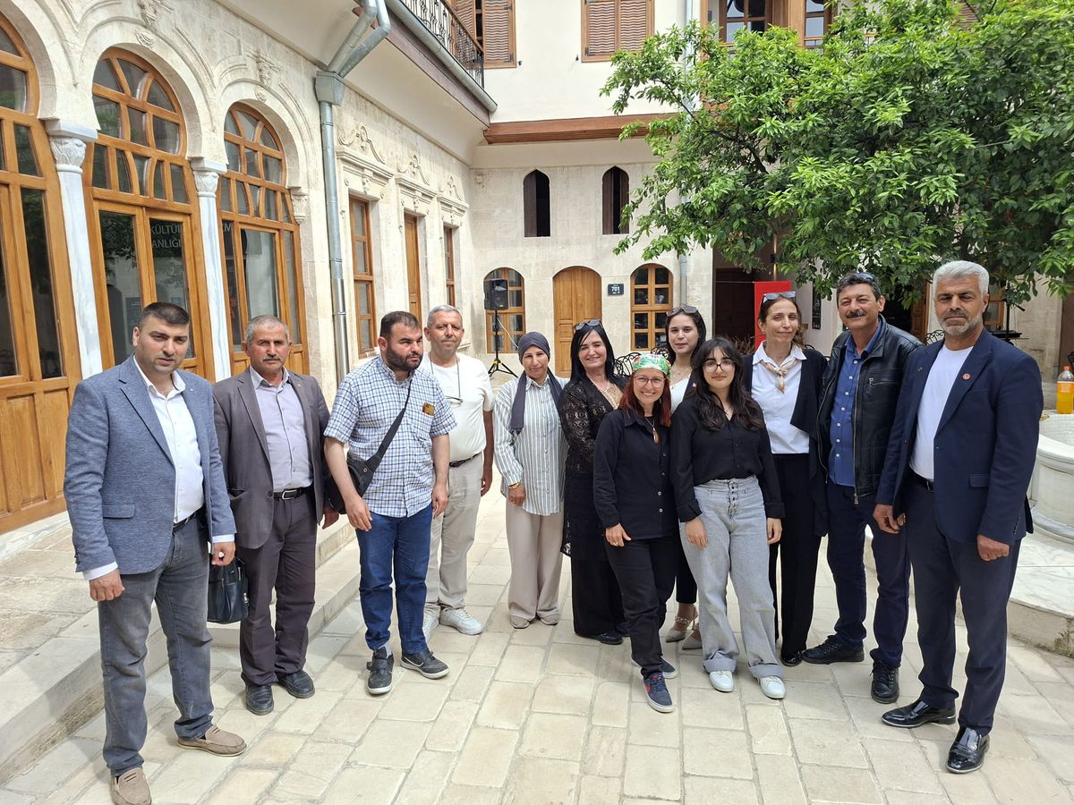 Hatay şiir ve türkülerle yeniden ayağa kalkıyor