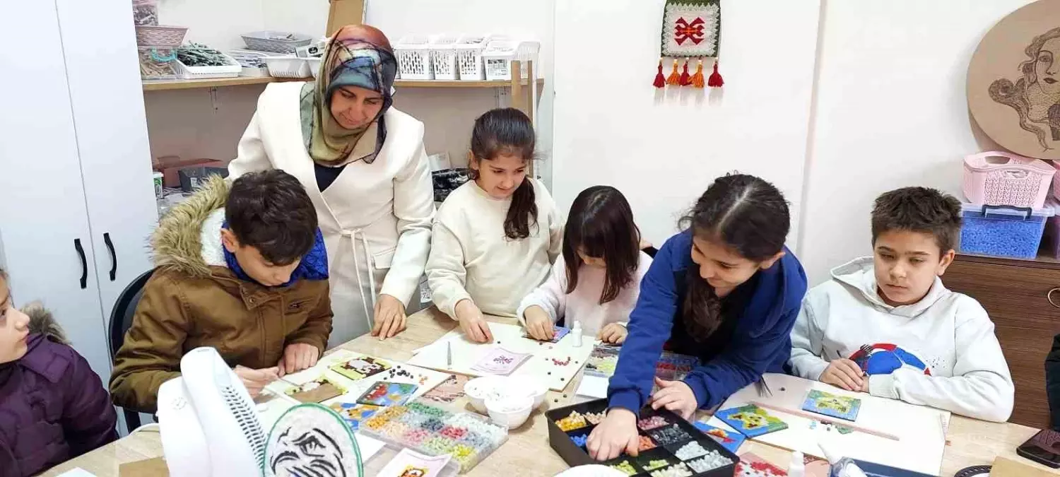 Hataylı Kadın Girişimci Rize'de Mozaik Atölyesi Kurdu