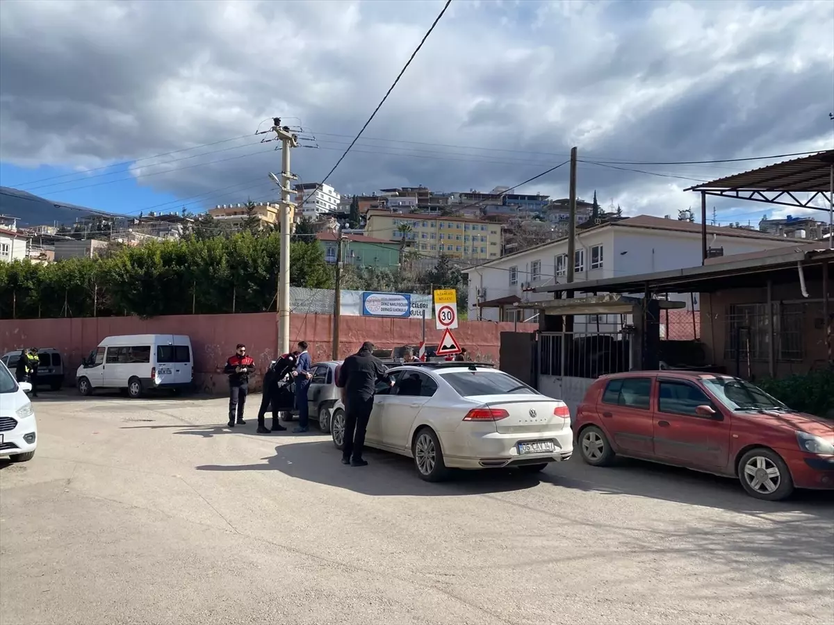 İskenderun'da Okul Çevresinde Polis Denetimi