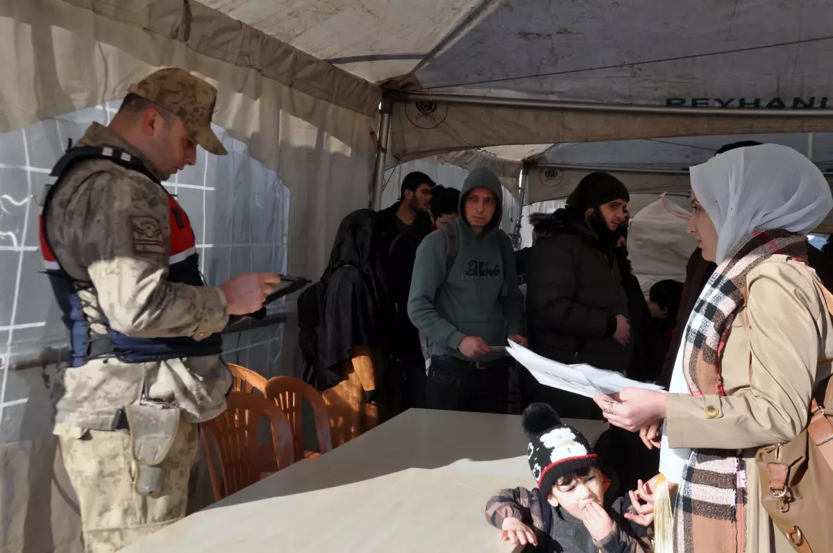 Suriye'ye Dönüş: Suriyeliler Özgürlük ve Hürriyeti Kucaklıyor